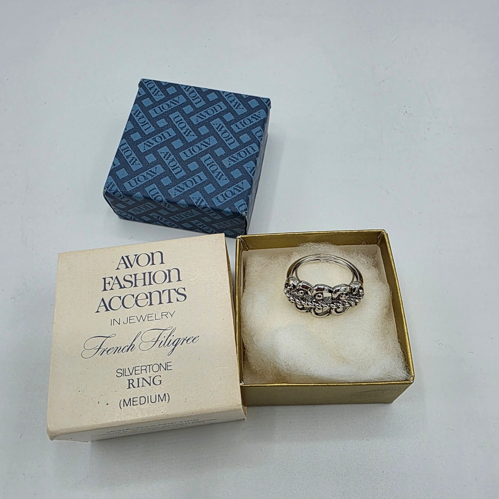 Avon Womens Ring French Filigree Silvertone Vintage 1977 Original Box SZ Medium